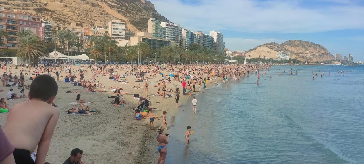 Apartamentos Playa Postiguet Alicante Exteriör bild