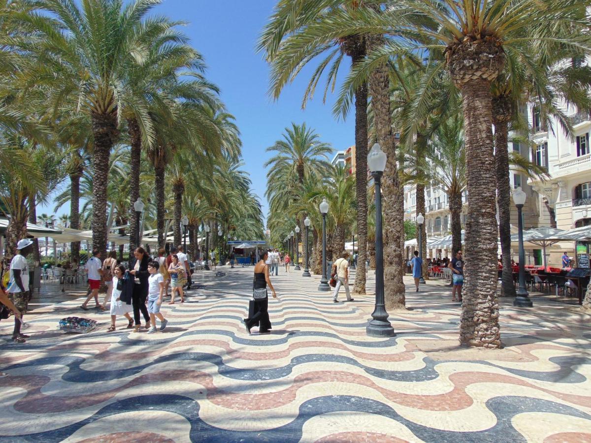 Apartamentos Playa Postiguet Alicante Exteriör bild