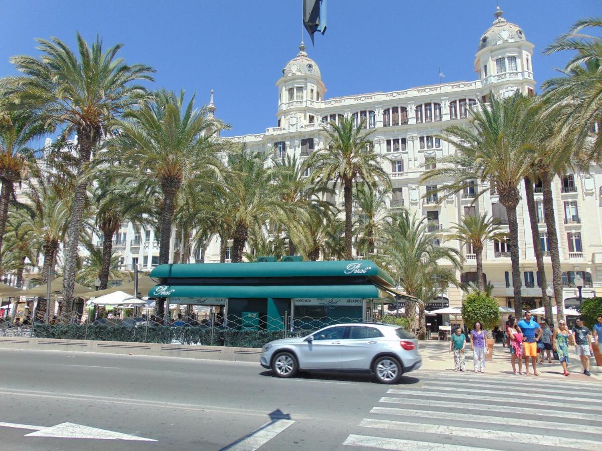 Apartamentos Playa Postiguet Alicante Exteriör bild