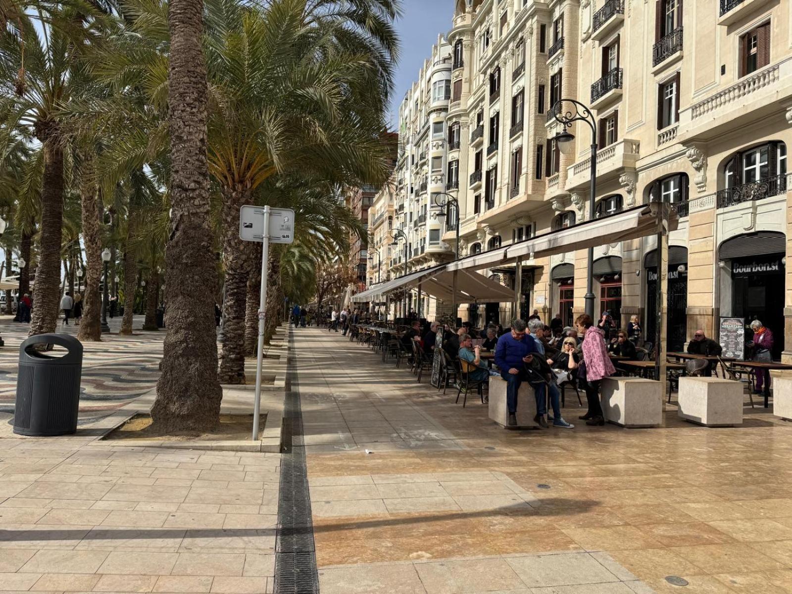 Apartamentos Playa Postiguet Alicante Exteriör bild