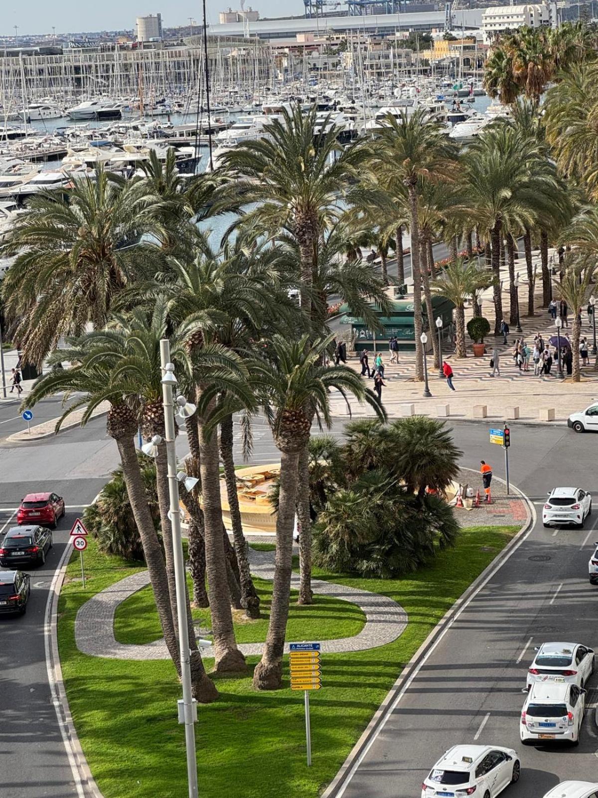 Apartamentos Playa Postiguet Alicante Exteriör bild