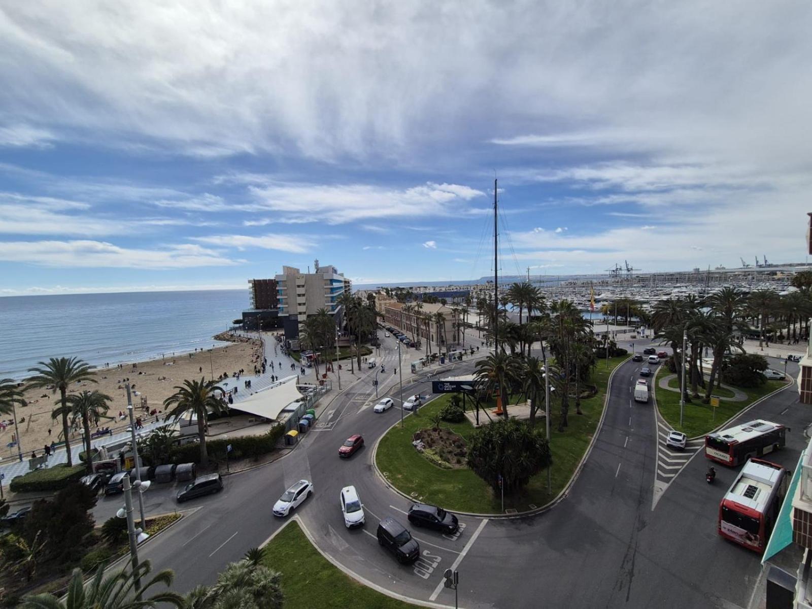 Apartamentos Playa Postiguet Alicante Exteriör bild